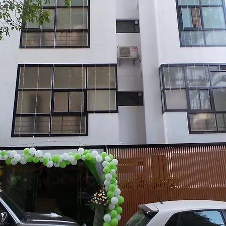 White House Hotel